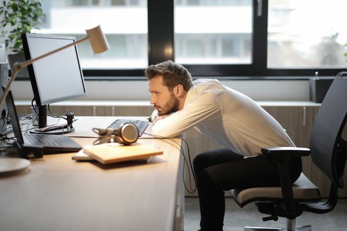 65 “Bonuses” That Prove Bosses And Management Are Out Of Touch With Reality 65 “Bonuses” That Prove Bosses And Management Are Out Of Touch With Reality