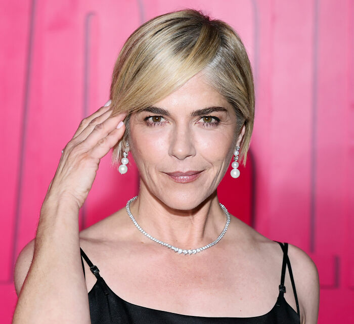 Selma Blair’s Lawyer Gives Explanation After She Was Arrested For Mid-Flight Meltdown