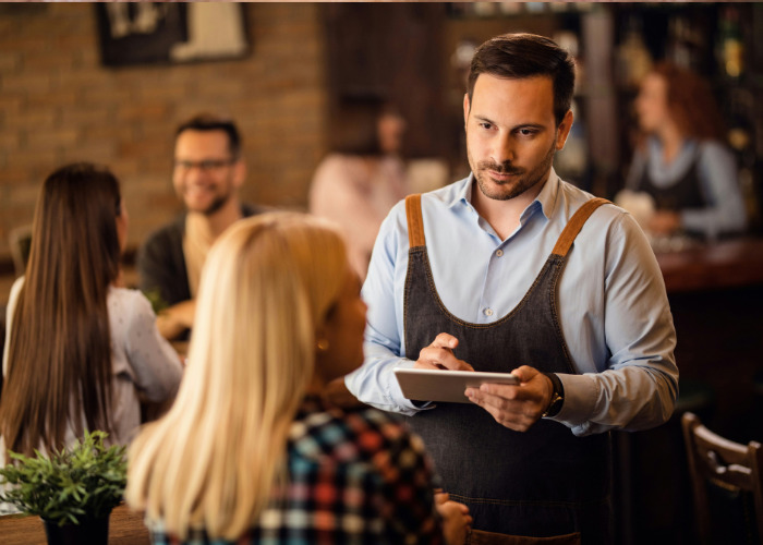 Expat New Yorker Slams European Customer Service, Igniting A Global Debate Over Dining Out