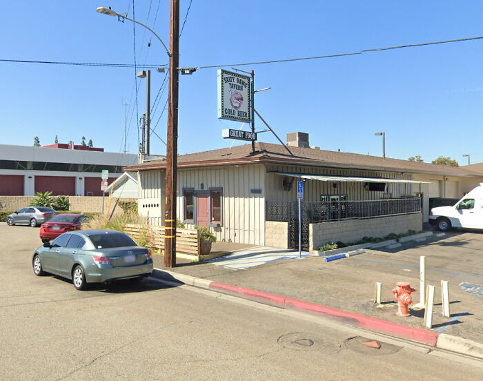 “New Level Of Entitlement”: California Bar Publicly Shames Customers Over Tip, But It Massively Backfires