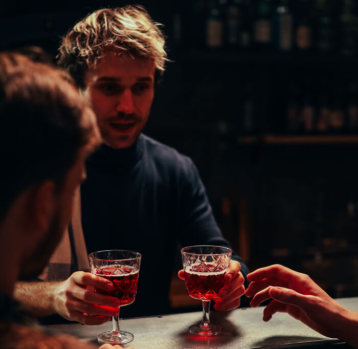 “New Level Of Entitlement”: California Bar Publicly Shames Customers Over Tip, But It Massively Backfires