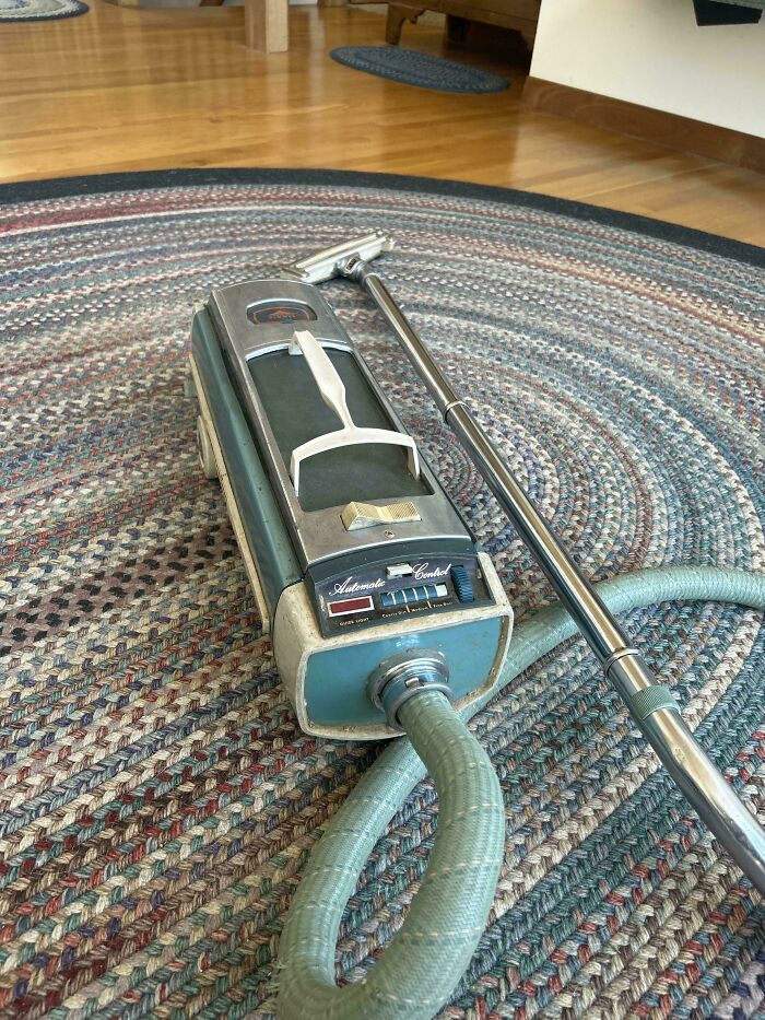 64 Old Products That Refuse To Give Up Even After Decades Of Daily Use (New Pics) 64 Old Products That Refuse To Give Up Even After Decades Of Daily Use (New Pics)