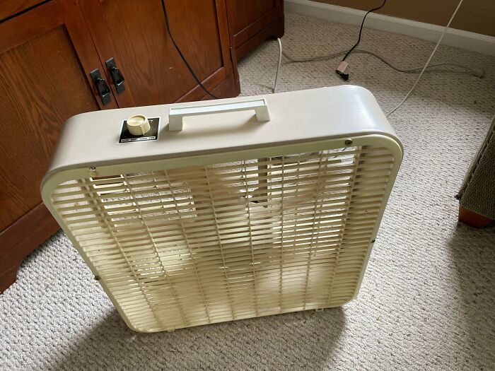 64 Old Products That Refuse To Give Up Even After Decades Of Daily Use (New Pics) 64 Old Products That Refuse To Give Up Even After Decades Of Daily Use (New Pics)
