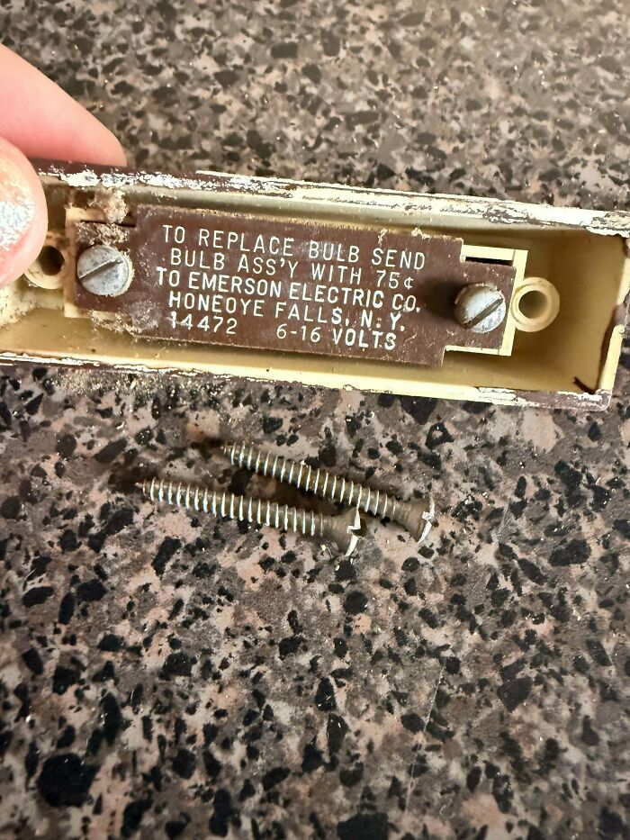 64 Old Products That Refuse To Give Up Even After Decades Of Daily Use (New Pics) 64 Old Products That Refuse To Give Up Even After Decades Of Daily Use (New Pics)