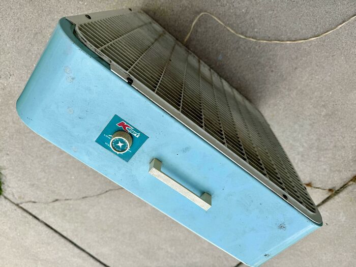 64 Old Products That Refuse To Give Up Even After Decades Of Daily Use (New Pics) 64 Old Products That Refuse To Give Up Even After Decades Of Daily Use (New Pics)