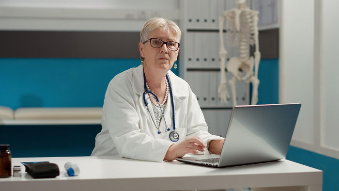 63 Things Doctors And Nurses Would Say To Patients If Staying Professional Wasn’t Part Of The Job 63 Things Doctors And Nurses Would Say To Patients If Staying Professional Wasn’t Part Of The Job