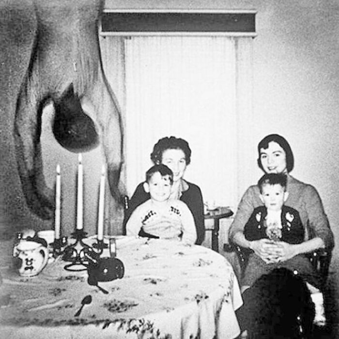 65 Creepy Photos And Stories That People Still Don’t Have A Good Explanation For 65 Creepy Photos And Stories That People Still Don’t Have A Good Explanation For
