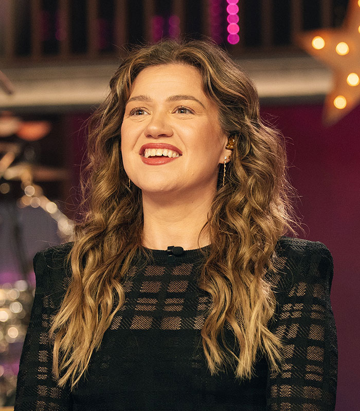 After Leaked Footage Of Kelly Clarkson’s Store Visit, Owner Makes Damning New Claims As Feud Spirals Out Of Control After Leaked Footage Of Kelly Clarkson’s Store Visit, Owner Makes Damning New Claims As Feud Spirals Out Of Control