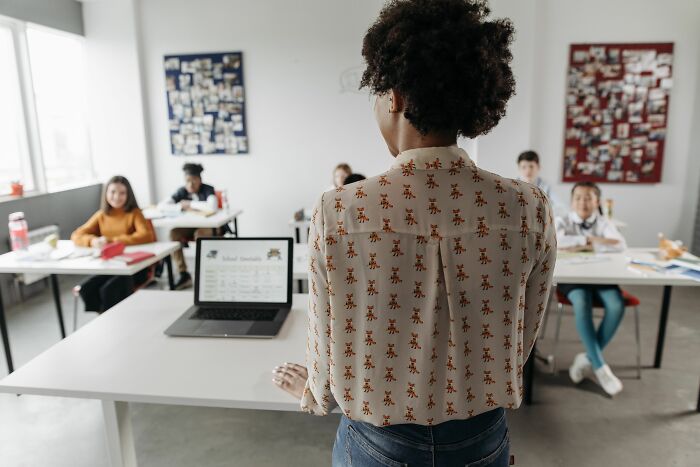 43 Microaggressions Women Hear So Often That They’ve Stopped Being Surprised, But Never Stopped Noticing 43 Microaggressions Women Hear So Often That They’ve Stopped Being Surprised, But Never Stopped Noticing