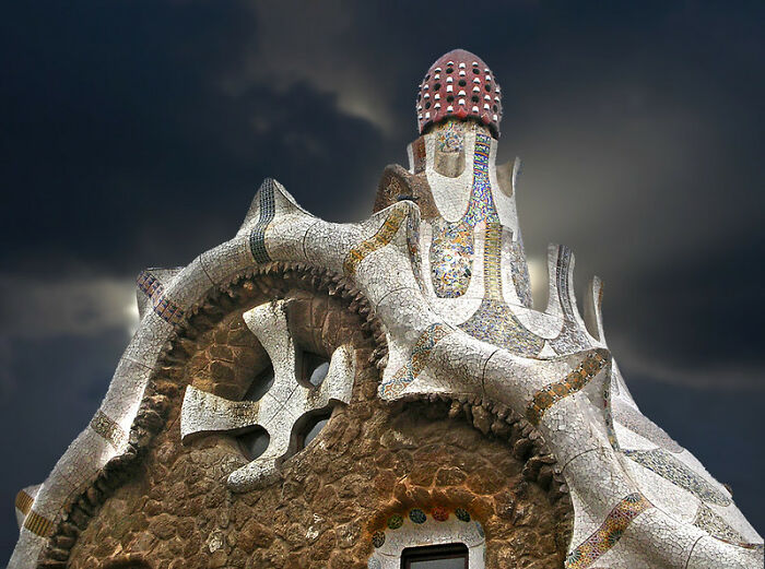 “Looks Almost Alive”: 72 Strange Buildings That Prove Architects Don’t Always Play By The Rules “Looks Almost Alive”: 72 Strange Buildings That Prove Architects Don’t Always Play By The Rules