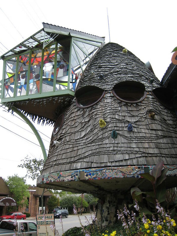 “Looks Almost Alive”: 72 Strange Buildings That Prove Architects Don’t Always Play By The Rules “Looks Almost Alive”: 72 Strange Buildings That Prove Architects Don’t Always Play By The Rules