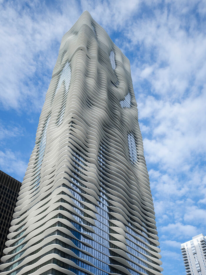 “Looks Almost Alive”: 72 Strange Buildings That Prove Architects Don’t Always Play By The Rules “Looks Almost Alive”: 72 Strange Buildings That Prove Architects Don’t Always Play By The Rules