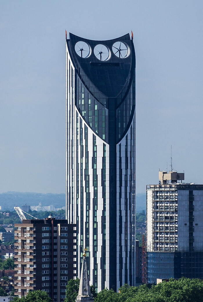 “Looks Almost Alive”: 72 Strange Buildings That Prove Architects Don’t Always Play By The Rules “Looks Almost Alive”: 72 Strange Buildings That Prove Architects Don’t Always Play By The Rules