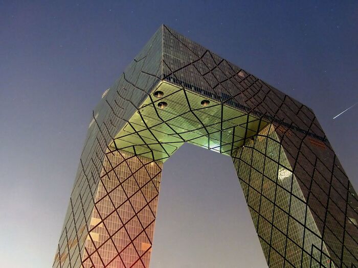 “Looks Almost Alive”: 72 Strange Buildings That Prove Architects Don’t Always Play By The Rules “Looks Almost Alive”: 72 Strange Buildings That Prove Architects Don’t Always Play By The Rules