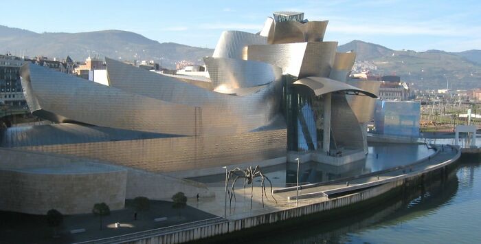 “Looks Almost Alive”: 72 Strange Buildings That Prove Architects Don’t Always Play By The Rules “Looks Almost Alive”: 72 Strange Buildings That Prove Architects Don’t Always Play By The Rules