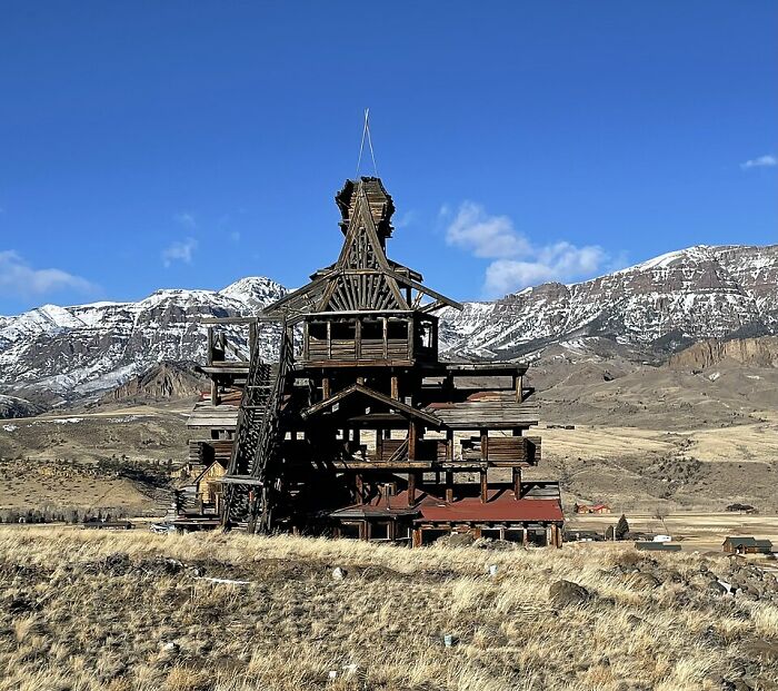 “Looks Almost Alive”: 72 Strange Buildings That Prove Architects Don’t Always Play By The Rules “Looks Almost Alive”: 72 Strange Buildings That Prove Architects Don’t Always Play By The Rules
