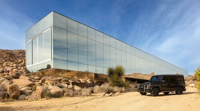 “Looks Almost Alive”: 72 Strange Buildings That Prove Architects Don’t Always Play By The Rules “Looks Almost Alive”: 72 Strange Buildings That Prove Architects Don’t Always Play By The Rules