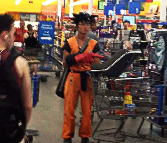 Walmart Is Its Own Little Ecosystem And These 70 Local Residents Are Truly Bizarre Specimens Walmart Is Its Own Little Ecosystem And These 70 Local Residents Are Truly Bizarre Specimens