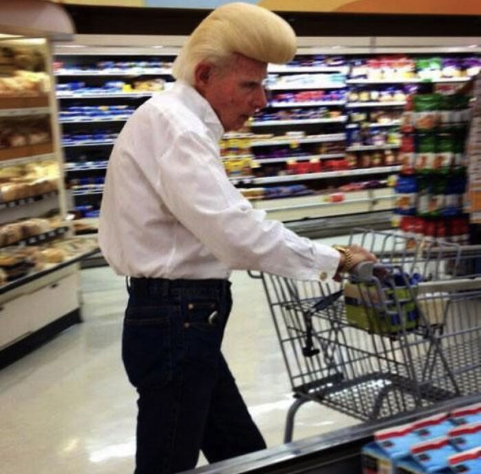 Walmart Is Its Own Little Ecosystem And These 70 Local Residents Are Truly Bizarre Specimens Walmart Is Its Own Little Ecosystem And These 70 Local Residents Are Truly Bizarre Specimens