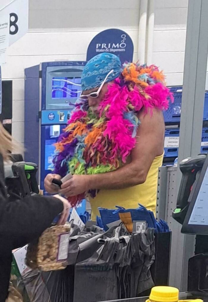 Walmart Is Its Own Little Ecosystem And These 70 Local Residents Are Truly Bizarre Specimens Walmart Is Its Own Little Ecosystem And These 70 Local Residents Are Truly Bizarre Specimens