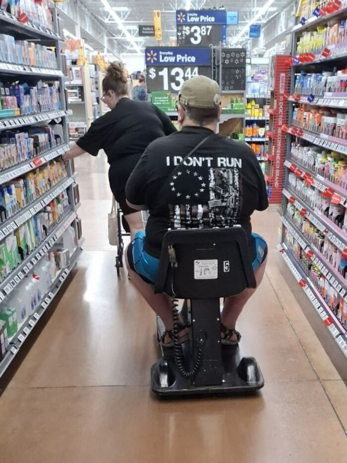 Walmart Is Its Own Little Ecosystem And These 70 Local Residents Are Truly Bizarre Specimens Walmart Is Its Own Little Ecosystem And These 70 Local Residents Are Truly Bizarre Specimens