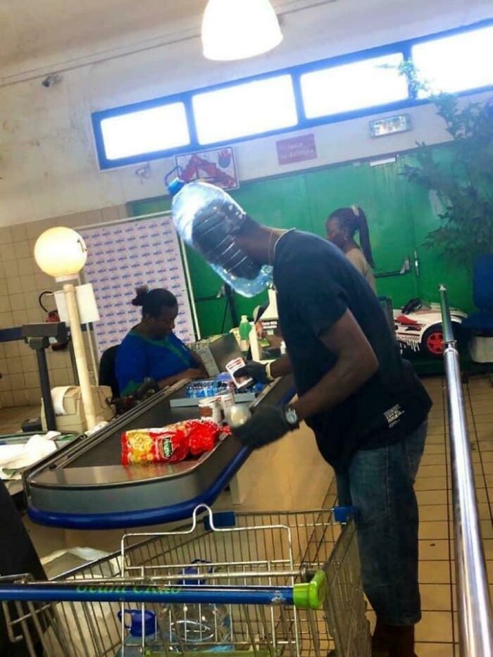 Walmart Is Its Own Little Ecosystem And These 70 Local Residents Are Truly Bizarre Specimens Walmart Is Its Own Little Ecosystem And These 70 Local Residents Are Truly Bizarre Specimens