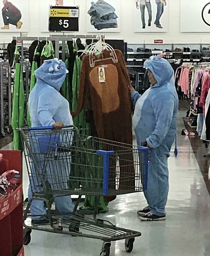 Walmart Is Its Own Little Ecosystem And These 70 Local Residents Are Truly Bizarre Specimens Walmart Is Its Own Little Ecosystem And These 70 Local Residents Are Truly Bizarre Specimens