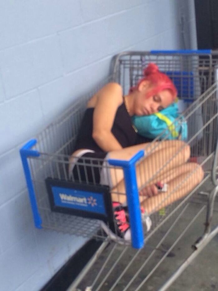 Walmart Is Its Own Little Ecosystem And These 70 Local Residents Are Truly Bizarre Specimens Walmart Is Its Own Little Ecosystem And These 70 Local Residents Are Truly Bizarre Specimens