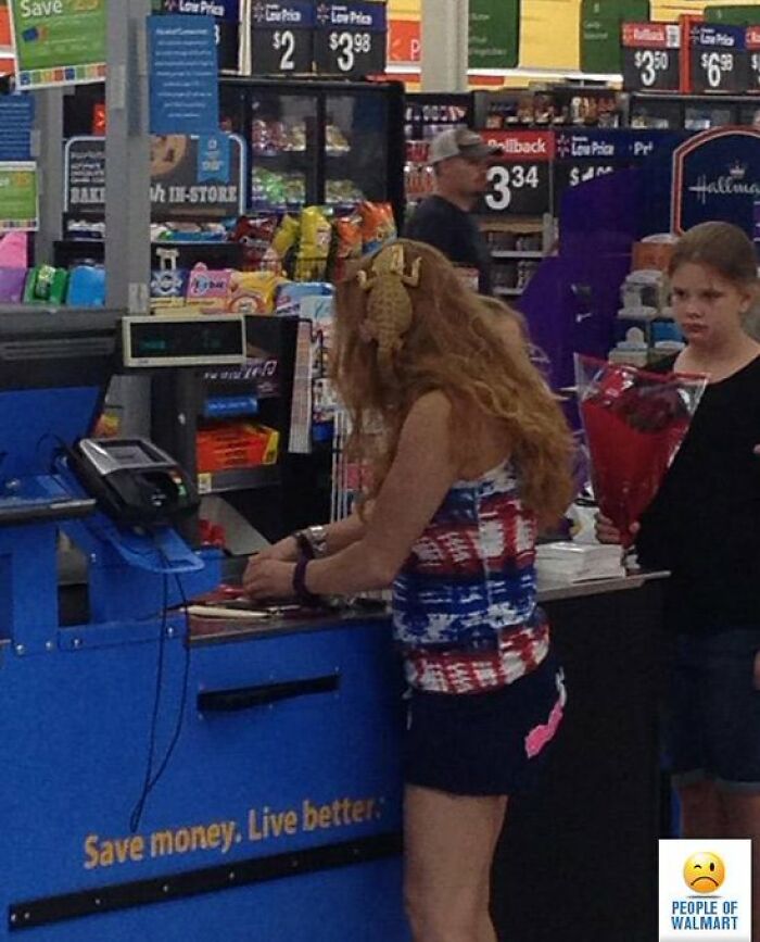 Walmart Is Its Own Little Ecosystem And These 70 Local Residents Are Truly Bizarre Specimens Walmart Is Its Own Little Ecosystem And These 70 Local Residents Are Truly Bizarre Specimens