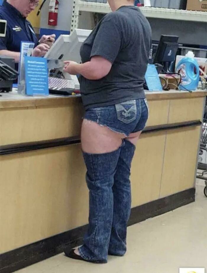 Walmart Is Its Own Little Ecosystem And These 70 Local Residents Are Truly Bizarre Specimens Walmart Is Its Own Little Ecosystem And These 70 Local Residents Are Truly Bizarre Specimens