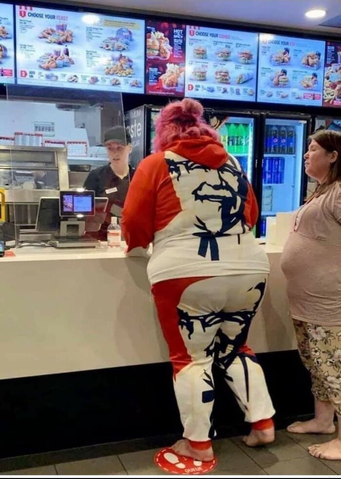 Walmart Is Its Own Little Ecosystem And These 70 Local Residents Are Truly Bizarre Specimens Walmart Is Its Own Little Ecosystem And These 70 Local Residents Are Truly Bizarre Specimens