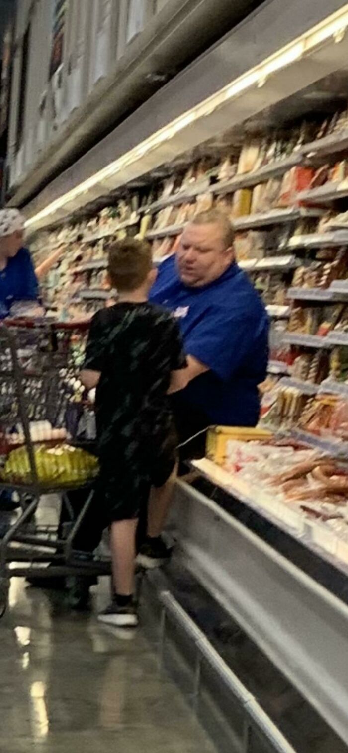 Walmart Is Its Own Little Ecosystem And These 70 Local Residents Are Truly Bizarre Specimens Walmart Is Its Own Little Ecosystem And These 70 Local Residents Are Truly Bizarre Specimens