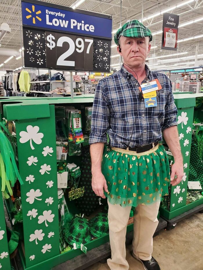 Walmart Is Its Own Little Ecosystem And These 70 Local Residents Are Truly Bizarre Specimens Walmart Is Its Own Little Ecosystem And These 70 Local Residents Are Truly Bizarre Specimens