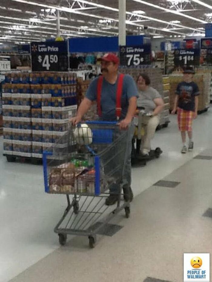 Walmart Is Its Own Little Ecosystem And These 70 Local Residents Are Truly Bizarre Specimens Walmart Is Its Own Little Ecosystem And These 70 Local Residents Are Truly Bizarre Specimens
