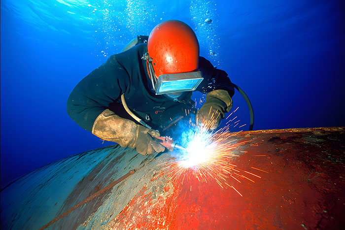 60 Disgusting Or Dangerous Jobs People Can’t Walk Away From Because Of How Well They Pay