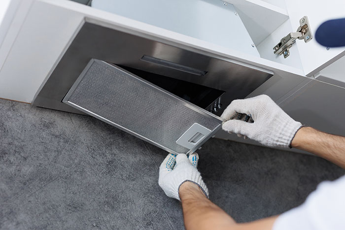 60 Disgusting Or Dangerous Jobs People Can’t Walk Away From Because Of How Well They Pay