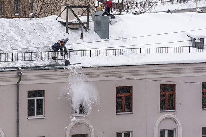 60 Disgusting Or Dangerous Jobs People Can’t Walk Away From Because Of How Well They Pay