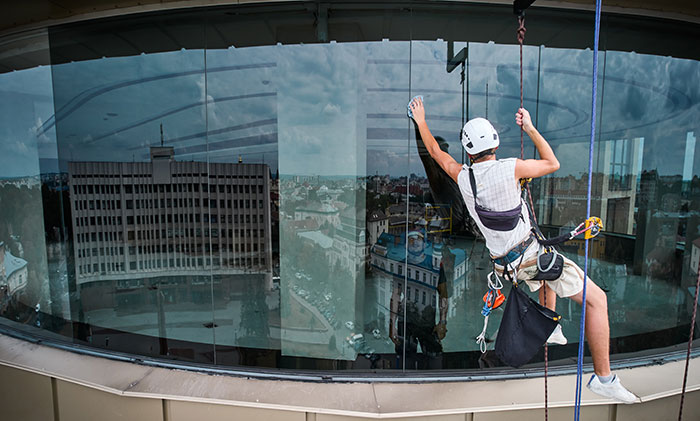 60 Disgusting Or Dangerous Jobs People Can’t Walk Away From Because Of How Well They Pay