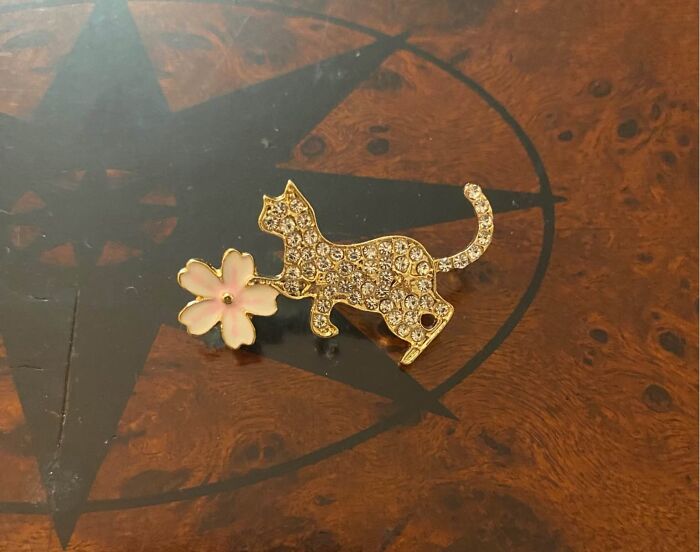84 Amazing Thrift Store Finds That Might Make Your Inner Grandma Happy