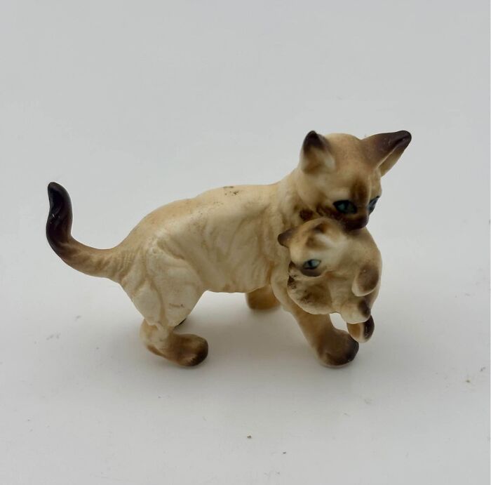 84 Amazing Thrift Store Finds That Might Make Your Inner Grandma Happy