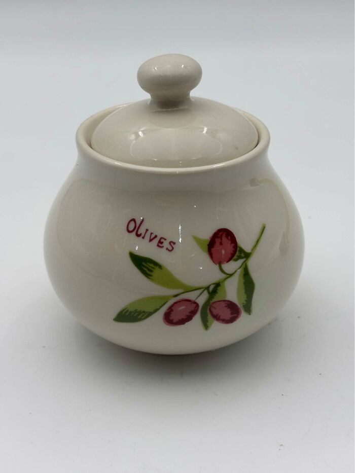 84 Amazing Thrift Store Finds That Might Make Your Inner Grandma Happy