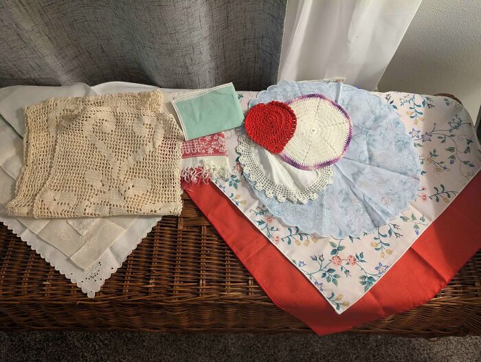 84 Amazing Thrift Store Finds That Might Make Your Inner Grandma Happy