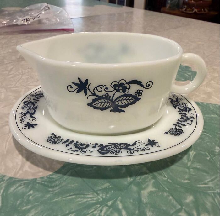 84 Amazing Thrift Store Finds That Might Make Your Inner Grandma Happy