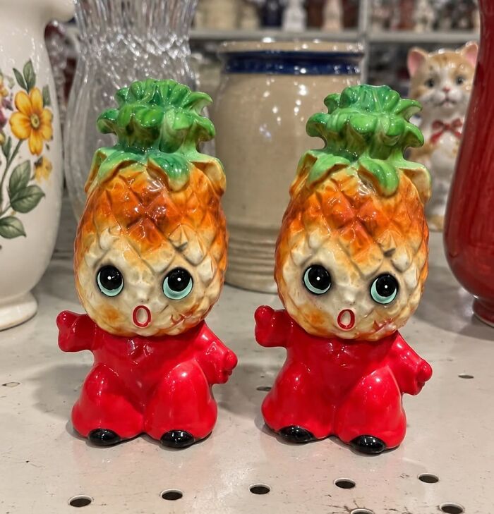 84 Amazing Thrift Store Finds That Might Make Your Inner Grandma Happy