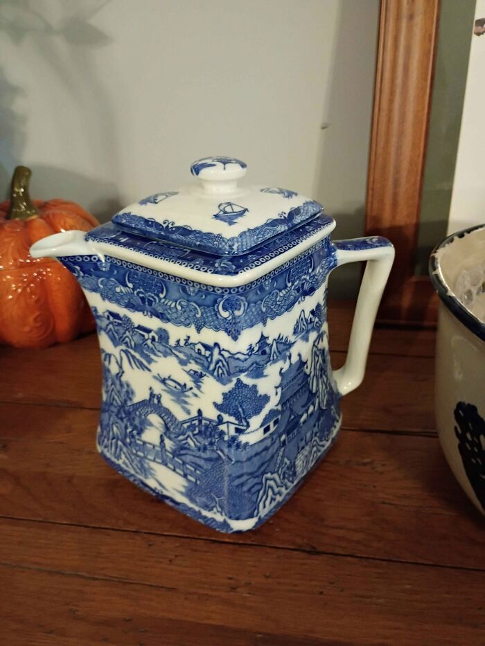 84 Amazing Thrift Store Finds That Might Make Your Inner Grandma Happy