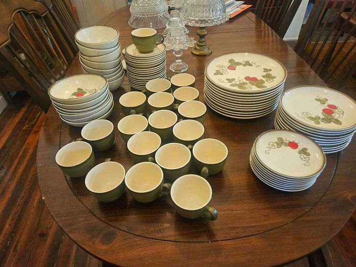 84 Amazing Thrift Store Finds That Might Make Your Inner Grandma Happy