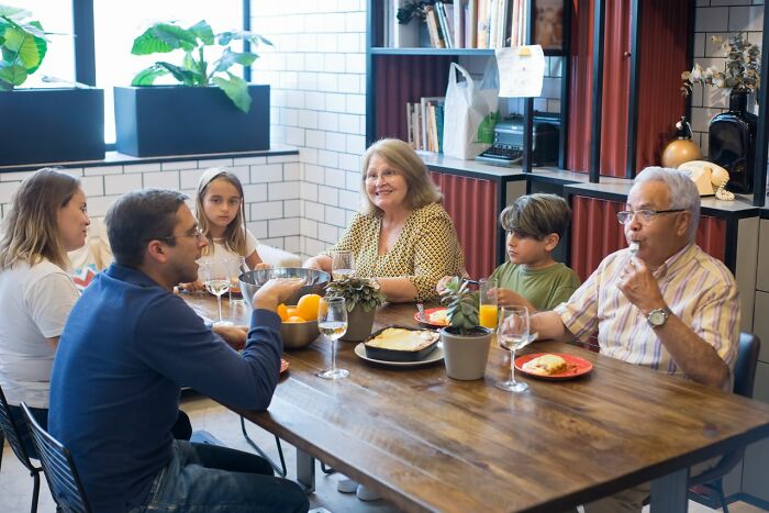These Kids Grew Up With “Karens,” And Their Most Embarrassing Stories Are Something Else These Kids Grew Up With “Karens,” And Their Most Embarrassing Stories Are Something Else