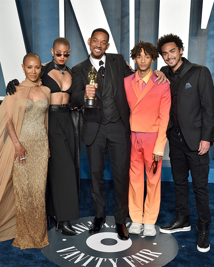 “No Idea What I Just Watched”: Will Smith’s Daughter Willow Roasted Over Bizarre Behavior During Live Performance “No Idea What I Just Watched”: Will Smith’s Daughter Willow Roasted Over Bizarre Behavior During Live Performance