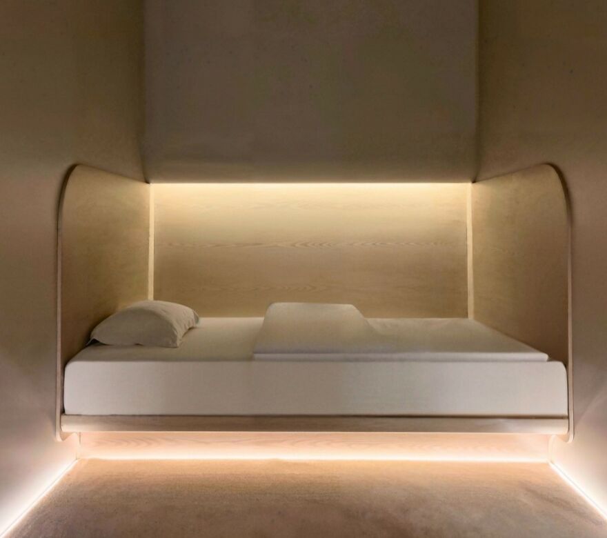 Researcher Spends 5 Days In Darkness For Sensory Deprivation Experiment, Shares What Came To Light Researcher Spends 5 Days In Darkness For Sensory Deprivation Experiment, Shares What Came To Light