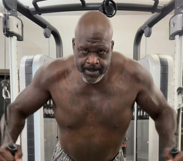 “That’s An Entire Leg”: Shaquille O’Neal’s Workout Video Ignites Chaos As Fans Obsess Over Unusual Detail “That’s An Entire Leg”: Shaquille O’Neal’s Workout Video Ignites Chaos As Fans Obsess Over Unusual Detail